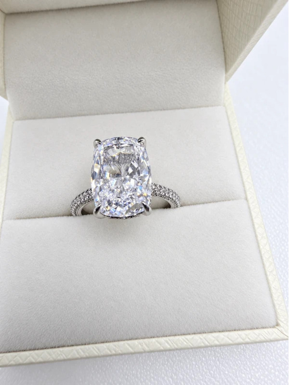 #811 Rodiffy 4 CT Lab-Created Moissanite 925 Silver Ring Size 8.5